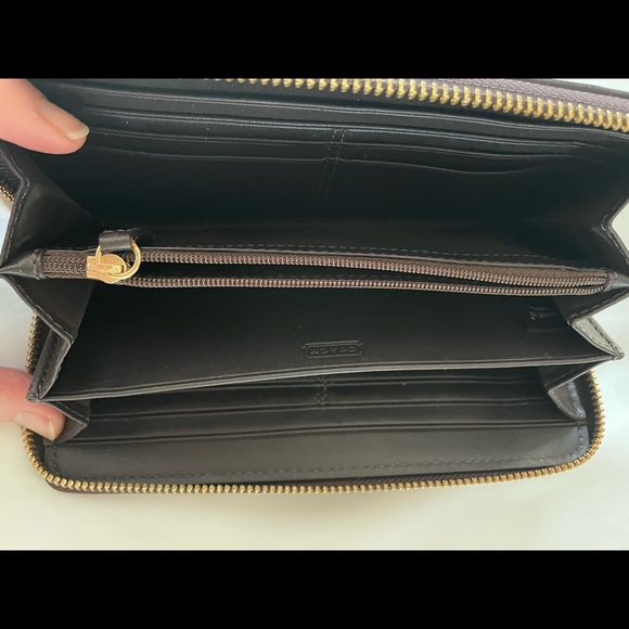 Coach Brown Signature Buckle Zip Around Wallet - Picture 9 of 11